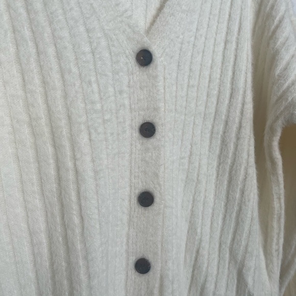 Fuzzy button down ribbed cardigan with balloon sleeve. Size M. BNWOT - Picture 2 of 5